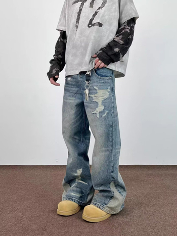 Дънки, свободна кройка, патчворк и distressed, деконструиран дизайн, средна талия, цип, памучен деним, микроеластичност, леко разширени крачоли