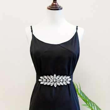 Ръчно нашит колан от велур с мънисти и PVC ролкова катарама