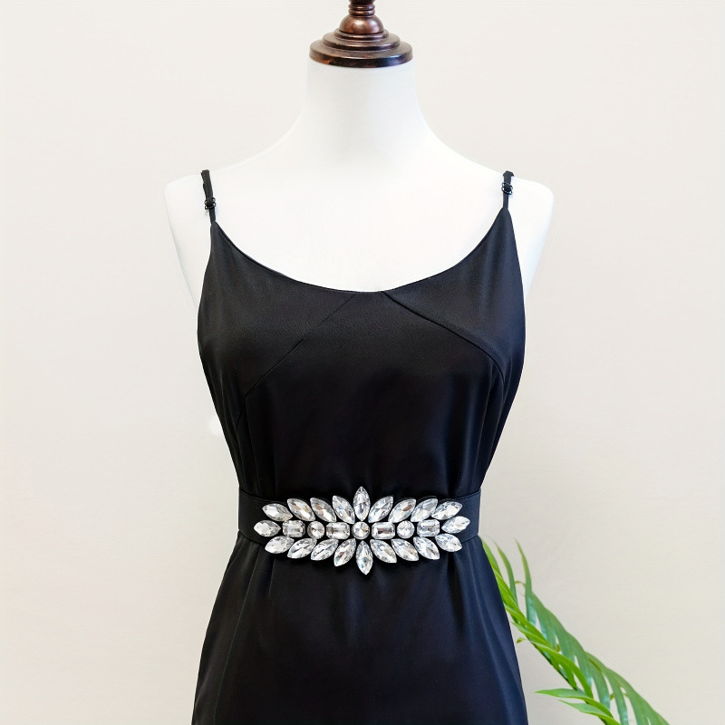 Ръчно нашит колан от велур с мънисти и PVC ролкова катарама