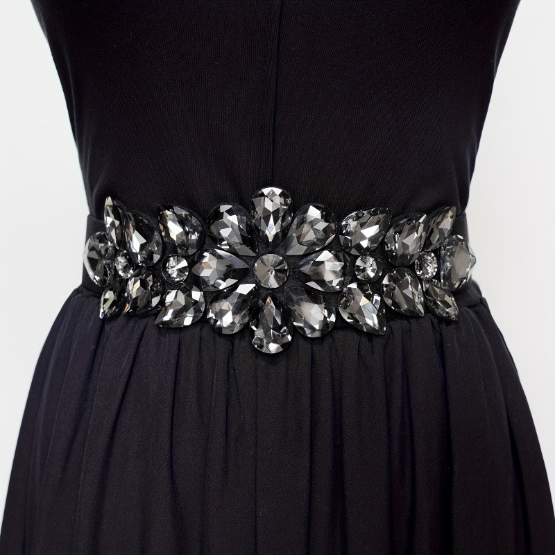 Ръчно нашит колан от велур с мънисти и PVC ролкова катарама