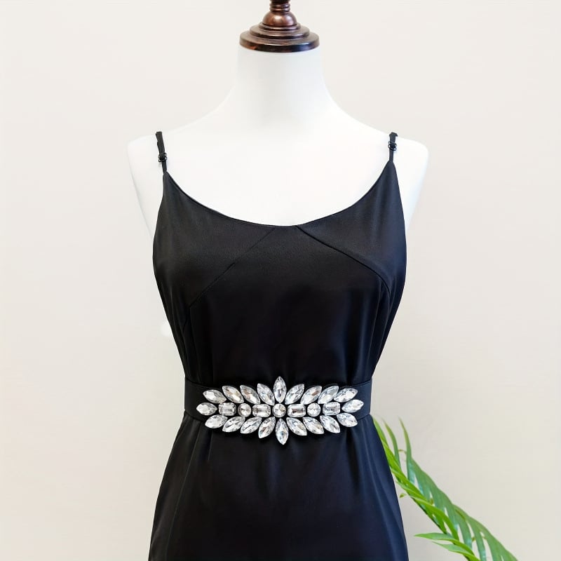 Ръчно нашит колан от велур с мънисти и PVC ролкова катарама