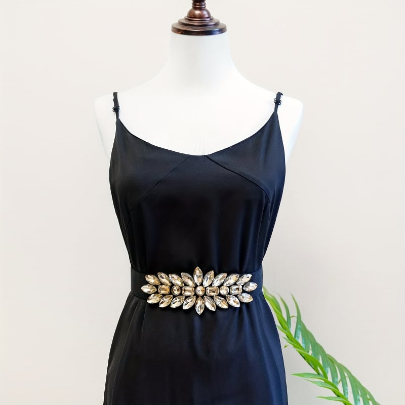 Ръчно нашит колан от велур с мънисти и PVC ролкова катарама