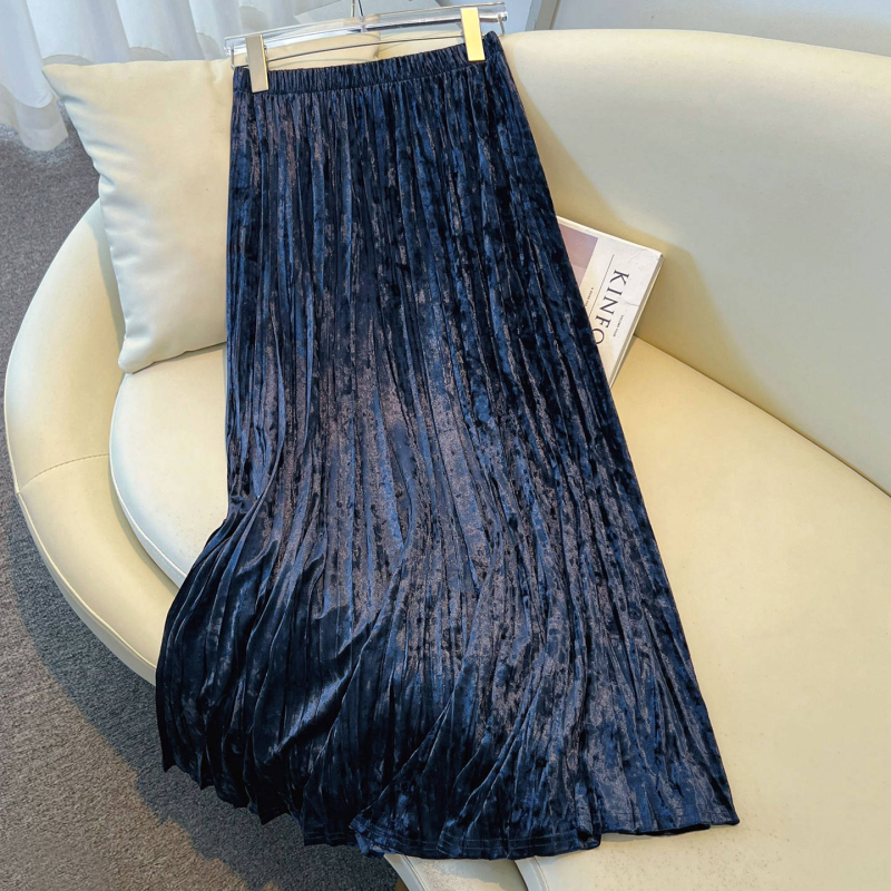 Плисирана пола с миди дължина, елегантен силует, полиестер-ацетатова смес (80–90% полиестер; <30% ацетат), микроеластичност, есенно-зимна колекция 2025