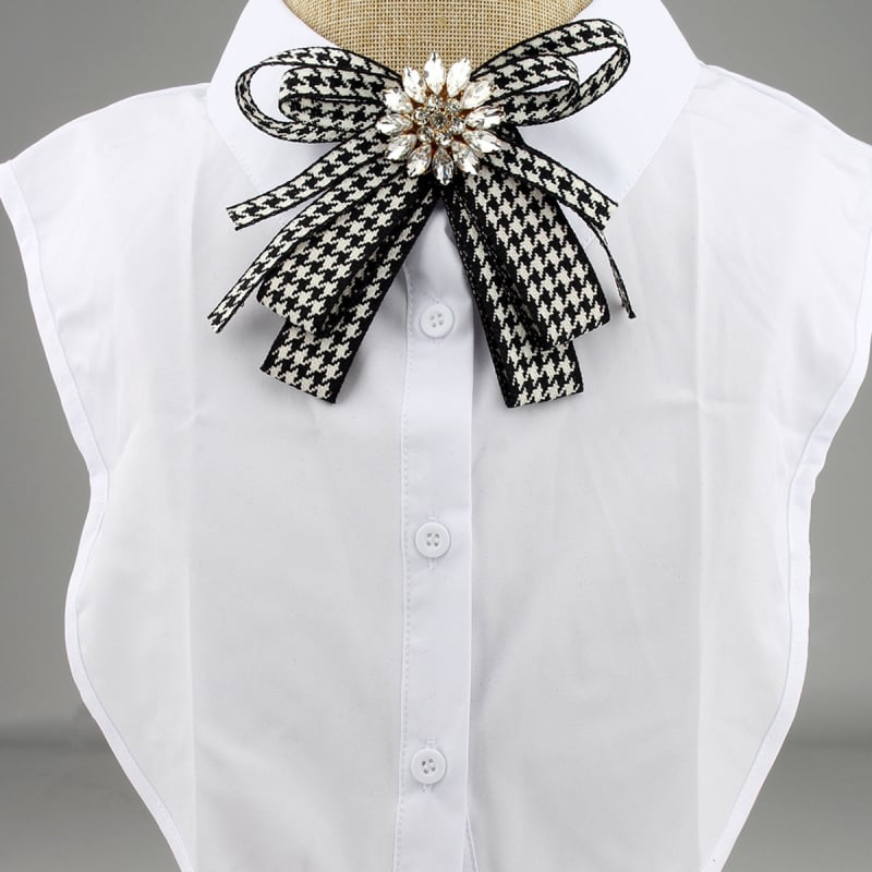 Broš ar tauriņu mezglu, izšūta auduma, naiselik Euroopa ja Ameerika stiil