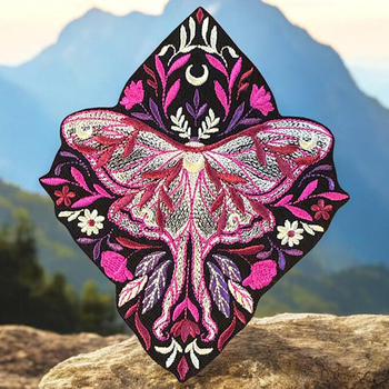 Персонализирани бродирани нашивки за облекло — Материал: прежда за бродерия; Форми: правоъгълник, кръг, елипса, многоъгълник; Шаблони: букви, карикатури, спорт; Приложение: облекло