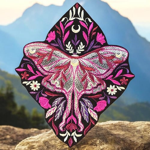 Персонализирани бродирани нашивки за облекло — Материал: прежда за бродерия; Форми: правоъгълник, кръг, елипса, многоъгълник; Шаблони: букви, карикатури, спорт; Приложение: облекло