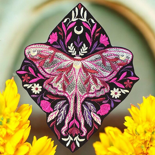 Персонализирани бродирани нашивки за облекло — Материал: прежда за бродерия; Форми: правоъгълник, кръг, елипса, многоъгълник; Шаблони: букви, карикатури, спорт; Приложение: облекло