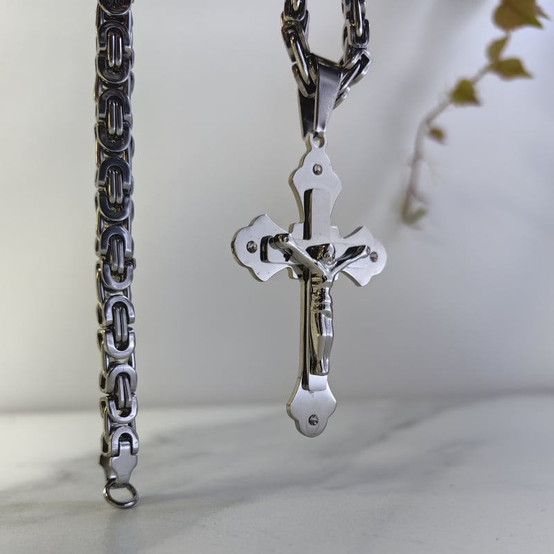 Колие от неръждаема стомана Limon – геометричен дизайн, кръст с диаманти, електроплатирано