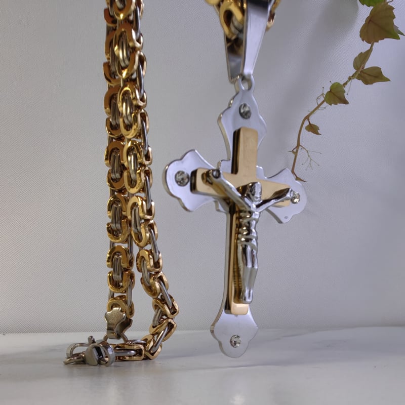 Колие от неръждаема стомана Limon – геометричен дизайн, кръст с диаманти, електроплатирано