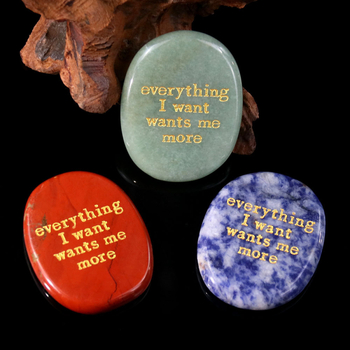 Гравиран овален обсидианов палмов камък за облекчаване на стреса