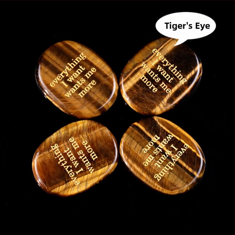 Гравиран овален обсидианов палмов камък за облекчаване на стреса