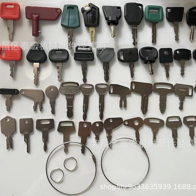 42-ключов комплект за Caterpillar, Komatsu, Hitachi, Kobelco, Volvo, Bobcat, Kubota, Doosan и Takeuchi