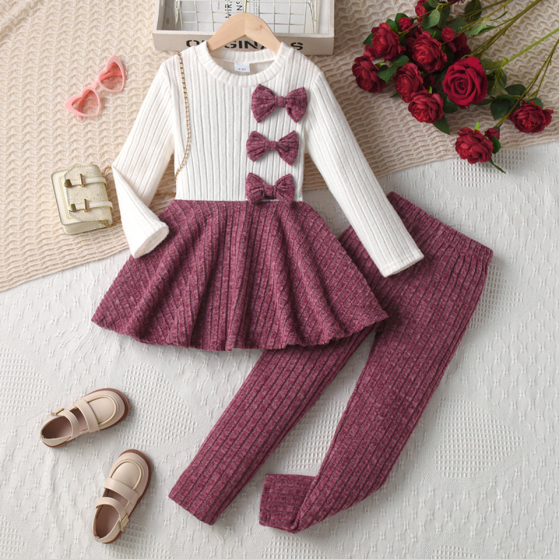 Tüdrukutele kaks-osaline püksikomplekt pikkade varrukatega topi ja pükstega, ühtne muster, puuvill-poliesteri segu, pehme viimistlus