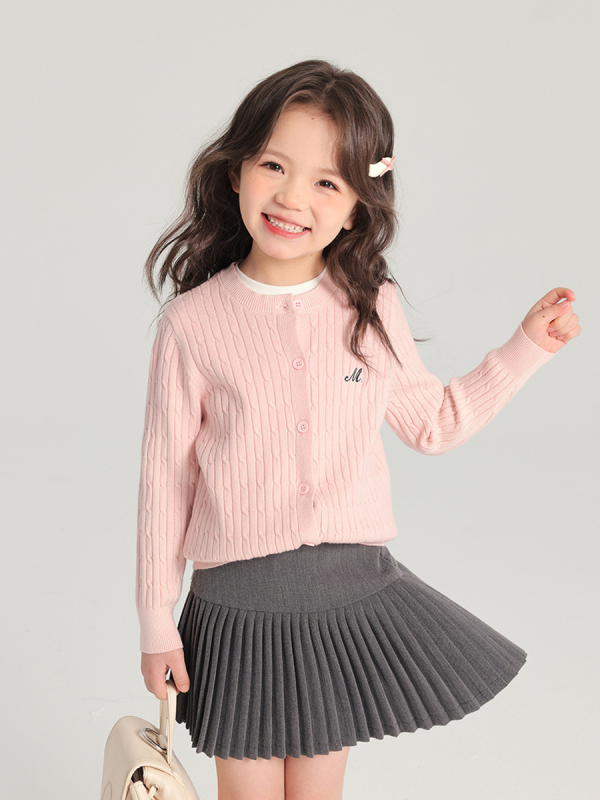 Детски плетен кардиган, кръгло деколте, дълги ръкави, закопчаване с едно редче копчета, едноцветен с букви, 70% полиестер, Пролет 2025