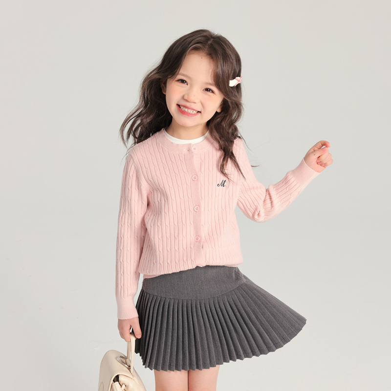 Детски плетен кардиган, кръгло деколте, дълги ръкави, закопчаване с едно редче копчета, едноцветен с букви, 70% полиестер, Пролет 2025