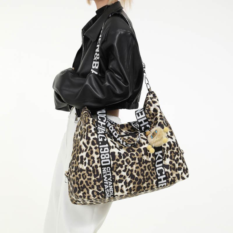 Чанта през рамо за пътуване с леопардов принт, капацитет 20–35 л, текстилна външна част, подплата от полиестер, за жени