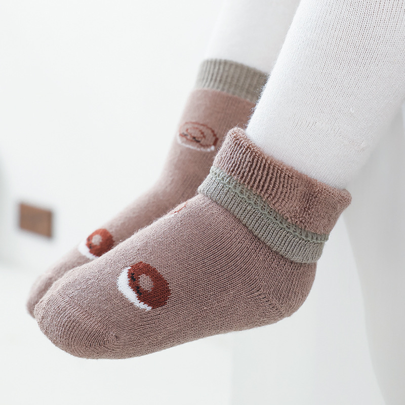 Детски чорапи за под, удебелени терри, с карикатурен принт, противохлъзгаща повърхност, дишащи и топли, съдържат 80% памук