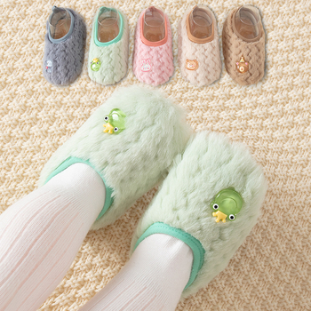 Детски чорапи за под с мека подметка за вътрешна употреба, карикатурен дизайн, полиестер, къс маншет, дебели, зима