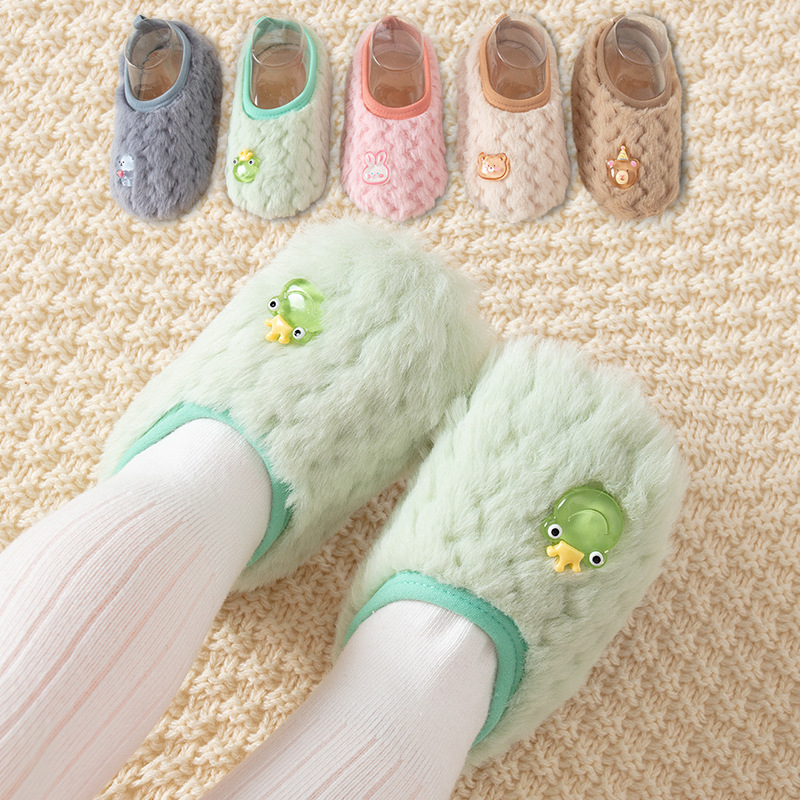 Детски чорапи за под с мека подметка за вътрешна употреба, карикатурен дизайн, полиестер, къс маншет, дебели, зима
