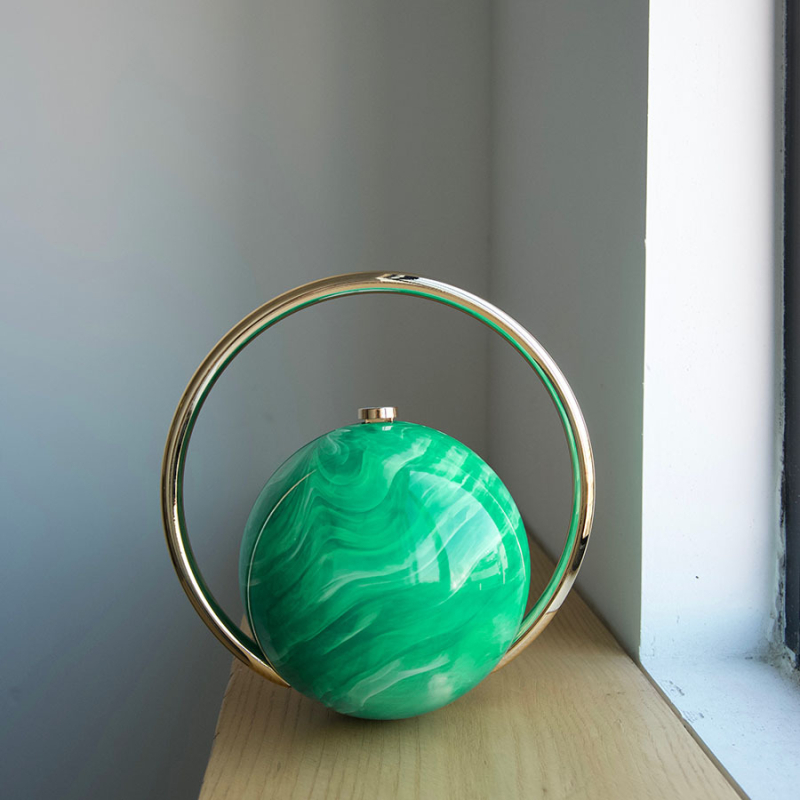 Akrüülkõrvakäekott marmormustriga, sfääriline õhtukott lukustusega, vooderita, sisemine dokumendikott