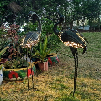 Градинска железна щъркел-скулптура с соларна светлина и сензор за светлина, пасторален стил