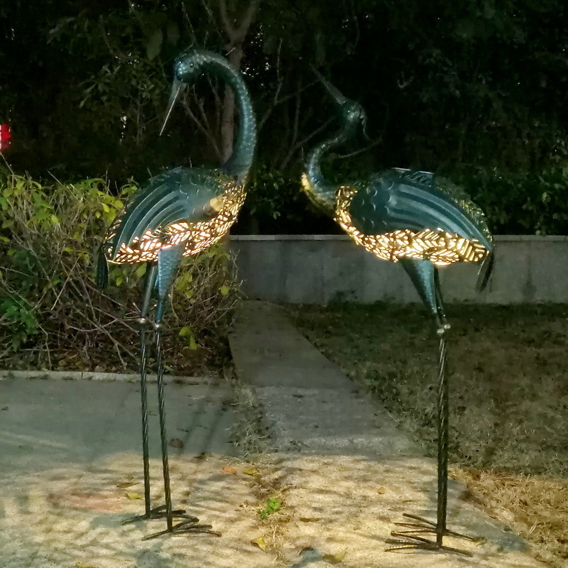 Градинска железна щъркел-скулптура с соларна светлина и сензор за светлина, пасторален стил