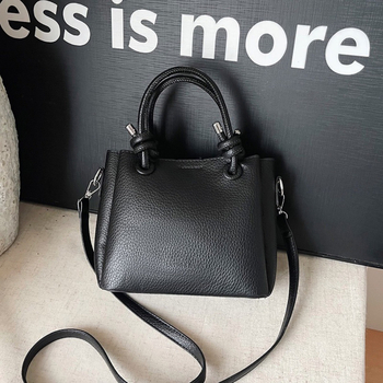 PU crossbody kott — linnaline lihtsus, kaenlaaluse stiil, vertikaalse ruudu kuju, tõmblukuga avamine