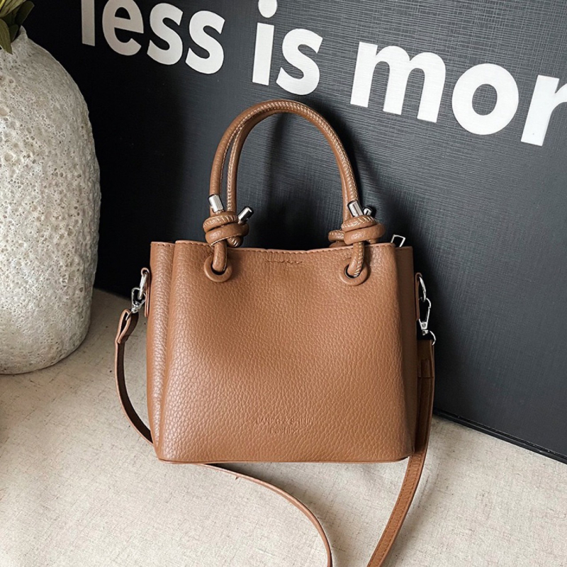 PU crossbody kott — linnaline lihtsus, kaenlaaluse stiil, vertikaalse ruudu kuju, tõmblukuga avamine