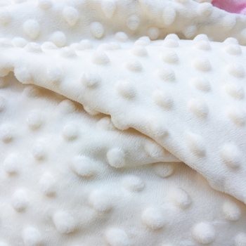 Бебешко одеяло — химическо влакно, 300–500 г, за новородени и деца до 6 г., четири сезона, модерен минималистичен стил