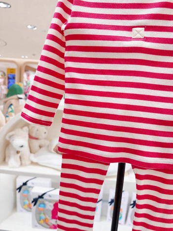 Vaikų dviejų dalių namų drabužių komplektas su dryžiais ir animaciniu motyvu, 90% medvilnė, ilgomis rankovėmis, 3–8 metų vaikams.