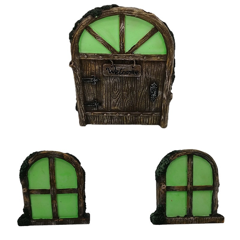 Sünteetilisest vaigust aiaskulptuur puu näoga disainiga välistingimustesse, karikatuurlik stiil