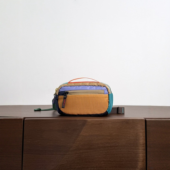 Nailonist rinnakott – universaalne, vabaaja stiil, tähtedest muster