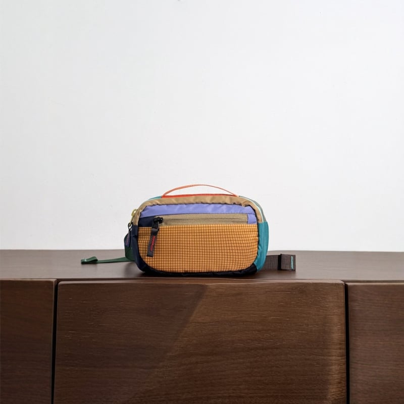 Nailonist rinnakott – universaalne, vabaaja stiil, tähtedest muster