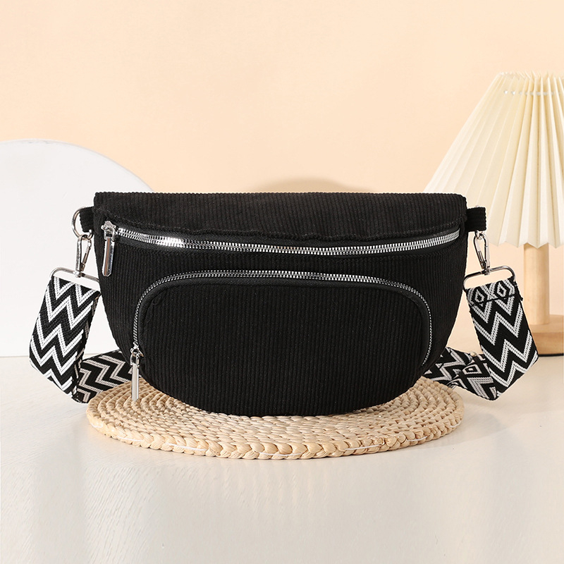 Õla kott tänavapildis, corduroy materjal, Saddle bag, suur mahutavus, ovaalne kuju, tõmblukuga suletav, sisemine tõmblukukott, üks õla rihm, Talvine 2025 kollektsioon