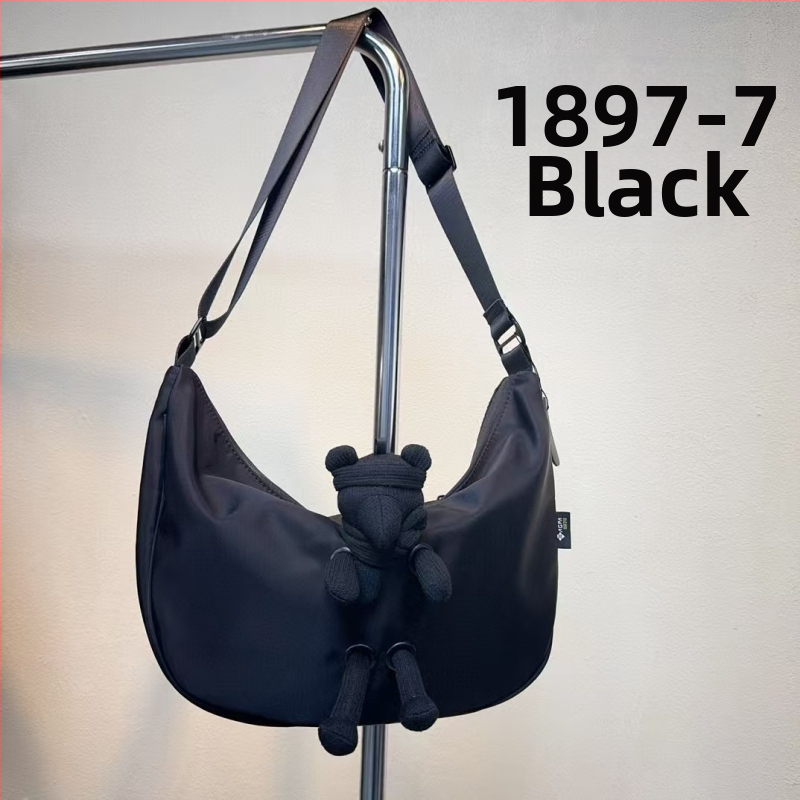 Kanvasist crossbody kott leopardimustriga, tõmblukuga ja sisemiste taskutega