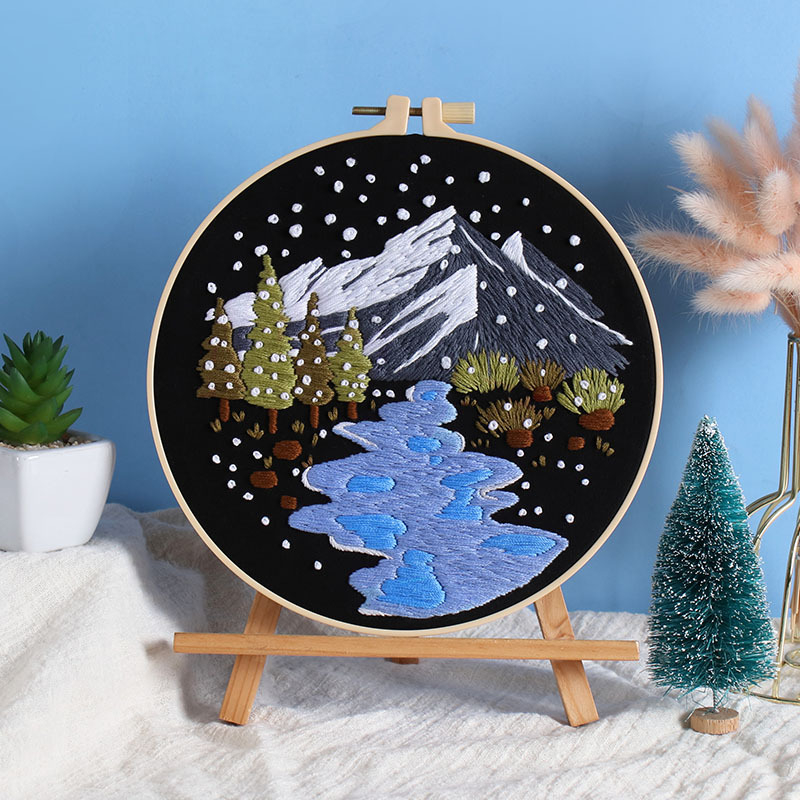 Nordic стил Комплект за бродиране с кръстат бод върху памучна тъкан – пейзаж със заснежена планина и гора