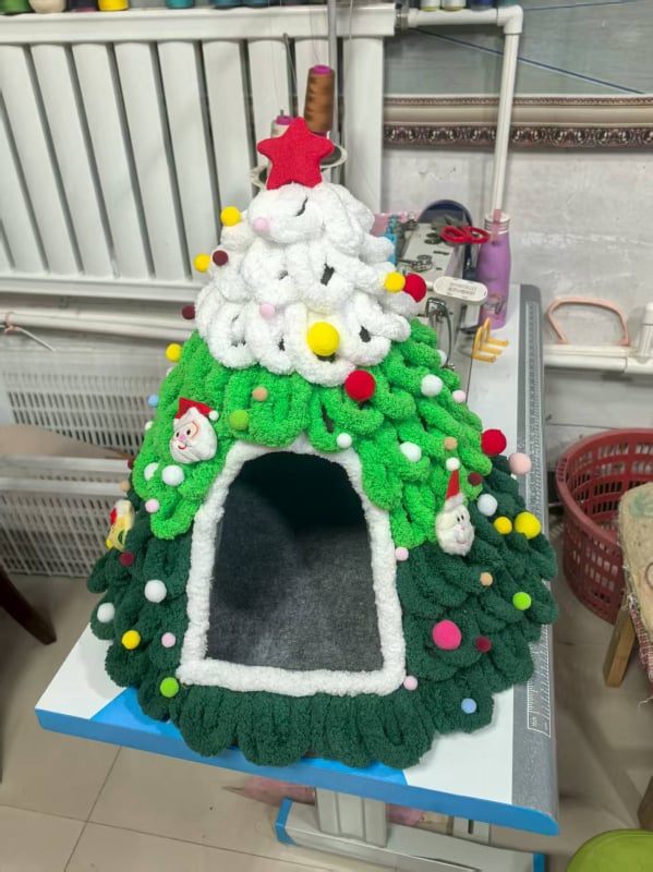 Котешко гнездо от филц - полузатворено, конусовидно, за вътрешна употреба, поддържа топлината