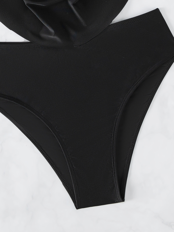 Дамски безръкав плувен костюм, нейлон-еластан 80/20, подплънки за бюст, подплата полиестер 95/5, модел бриф