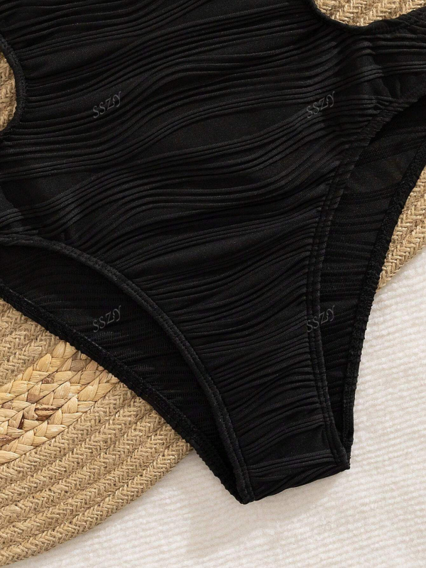 Едночаст бански за жени с открит гръб и връзки, полиестер с еластан 90/10, тегло 285 г, подплата полиестер 95/5