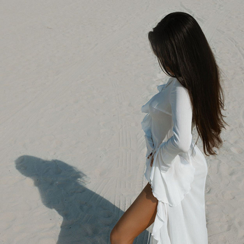 Nööridega randakleit, pikkade käistega, polüester, kõrge vöökoht, ebakorrapärase lõikega seelik