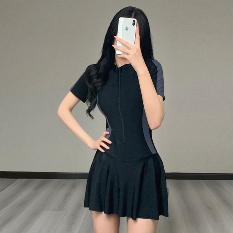 Costum de baie întreg cu design stil fustă, talie înaltă, burete bust detașabil, fermoar anti-încurcare