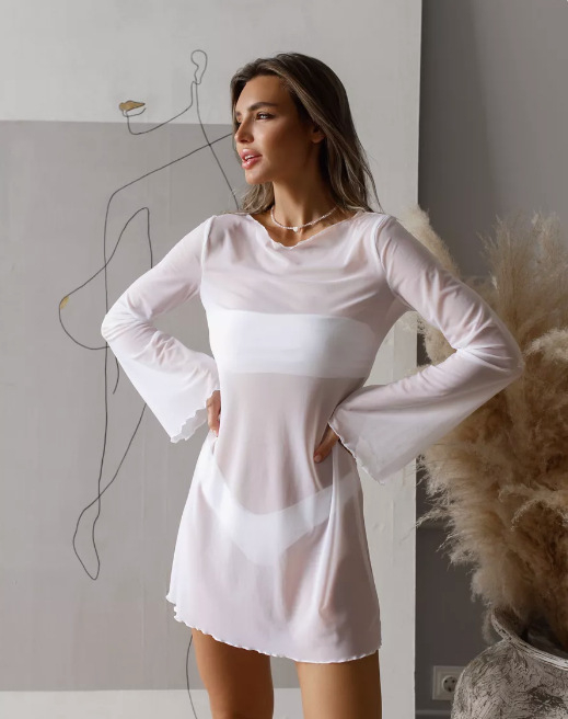 Rand-tunika võrgust materjalist, ümmarguse kaelusega, pikad varrukad, vaba vöökoht, seeliku pikkus