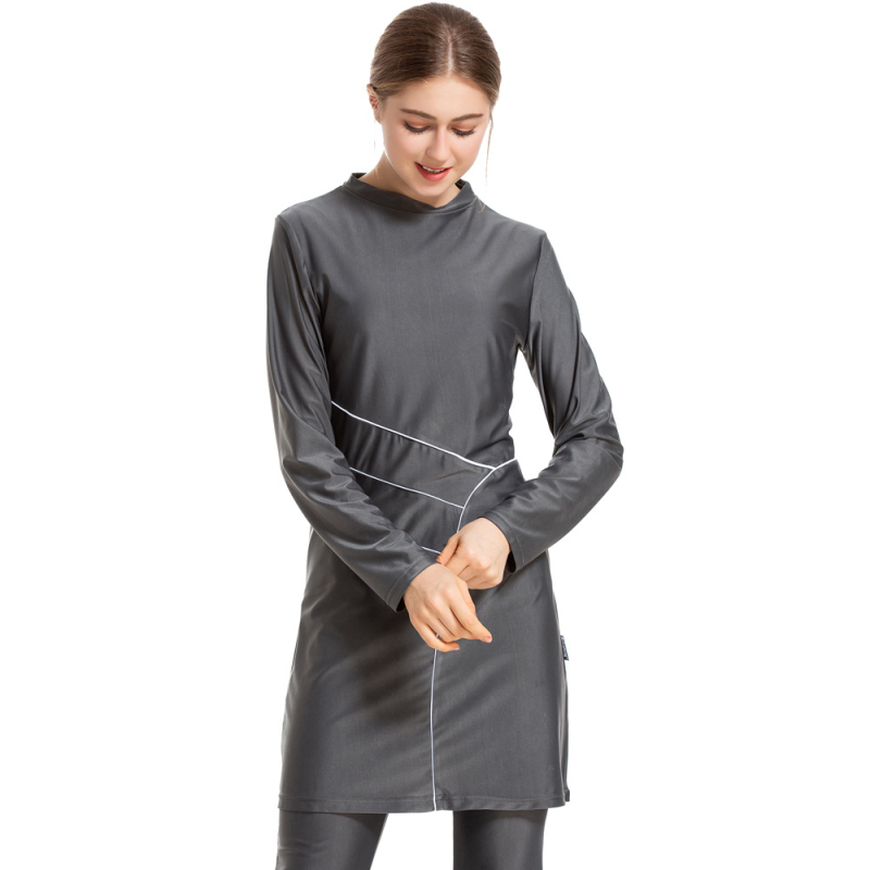 Дамски бански костюм с качулка, три части комплект, полиестер 82%