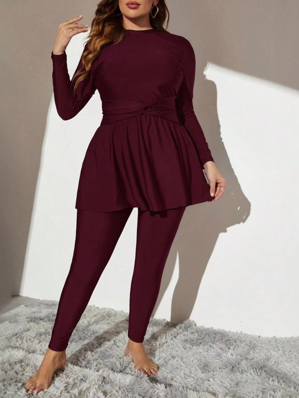 Naistele mõeldud bikinitriko ujumistrikoo: kõrge vöökoht, kiire kuivamine, seksikas ja tihedalt istuv; Kangas: polüester; Vooder: polüester + elastaan (82/18); Rinna padjad, ilma teraseta toestus