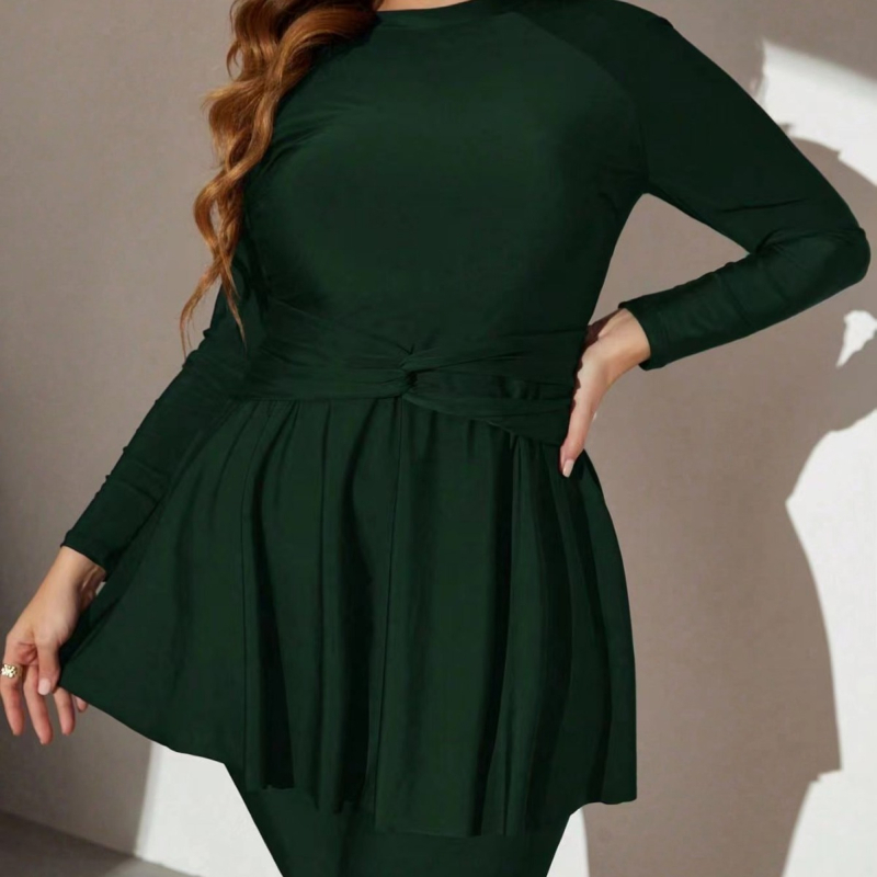 Naistele mõeldud bikinitriko ujumistrikoo: kõrge vöökoht, kiire kuivamine, seksikas ja tihedalt istuv; Kangas: polüester; Vooder: polüester + elastaan (82/18); Rinna padjad, ilma teraseta toestus