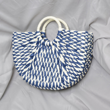 Papīra soma, pusapļa forma, pilsētas vienkāršais stils, atvērta ārējā kabata (Materiāls: Papīrs; Forma: Pusapļa; Ārējā kabata: Atvērta; Stils: Pilsētas vienkāršais)