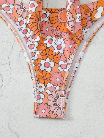 Kaheosaline bikini, print, kiiresti kuivanav, seljataga avatud, kõrge elastus, rinnahoe padja, polüester 82% / vooder 18%, 210 g/m²