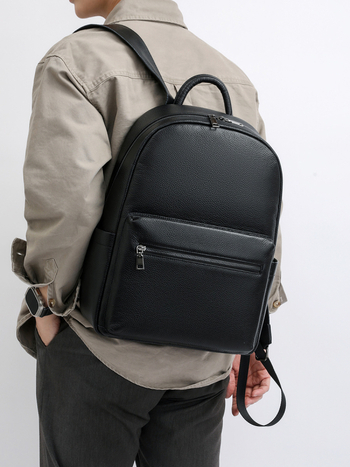 Pirmojo sluoksnio karvės odos kuprinė vyrams, verslo kelionėms ir kasdieniam darbui, išlenktos pečių juostos, žiemos 2025 leidimas