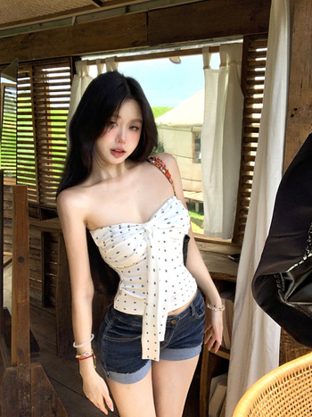 Naistele strapless tubetop, slim-fit, lühike lõige, Spandex-kangas, laineline täppide muster