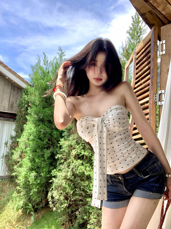 Naistele strapless tubetop, slim-fit, lühike lõige, Spandex-kangas, laineline täppide muster